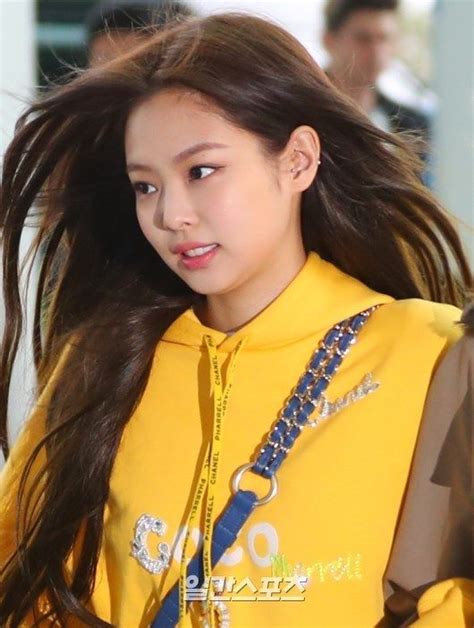 Jennie Airport Photos At Incheon To Thailand On April 9 2019 Airport