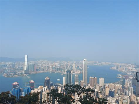 香港打卡一日遊｜山頂纜車＆維多利亞港＆星級酒店自助午餐｜山頂纜車去程票｜旅遊巴接送｜山頂半日遊 Kkday