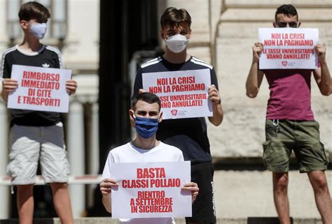 Gli studenti contro la Maturità ai tempi del Coronavirus Esame finto