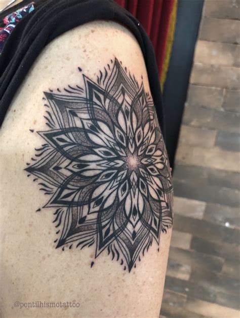 Mandala Tattoo Pontilhismo Tattoo Tattoos Leaf Tattoos Mandala Tattoo