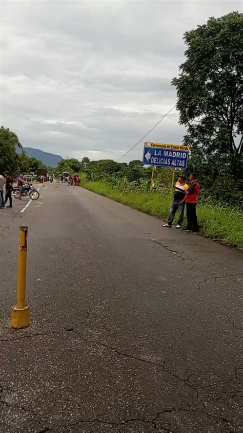 Merche On Twitter Rt Gustavoazocara Colaps La Carretera