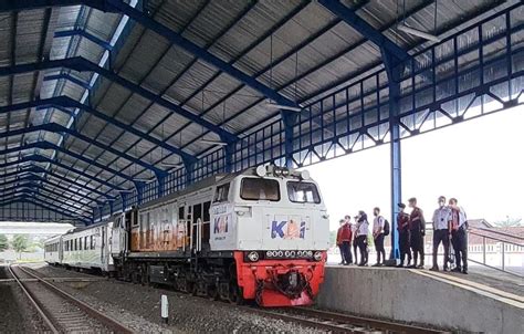 Kereta Api Pangrango Bogor Sukabumi Kembali Beroperasi Halaman 1