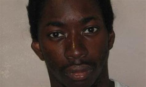 Sex Beast With String Of Convictions Escapes From London Hospital Daily Mail Online