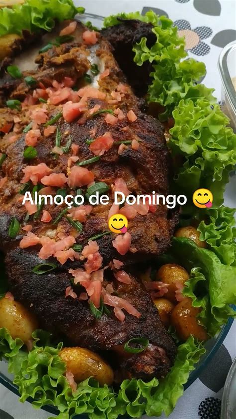 Almoço de Domingo Arroz Feijão Pernil Assado Batatas Maionese