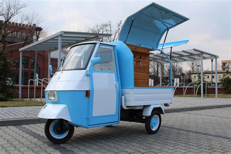 Piaggio Ape Salute Prosecco Van