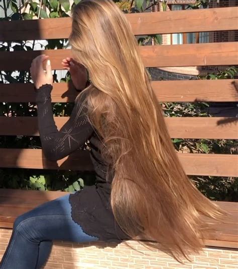 VIDEO Julia S Bench RealRapunzels Really Long Hair Hair Styles