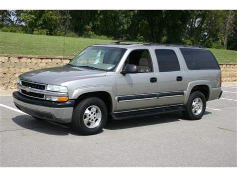 2001 Chevrolet Suburban - Information and photos - MOMENTcar