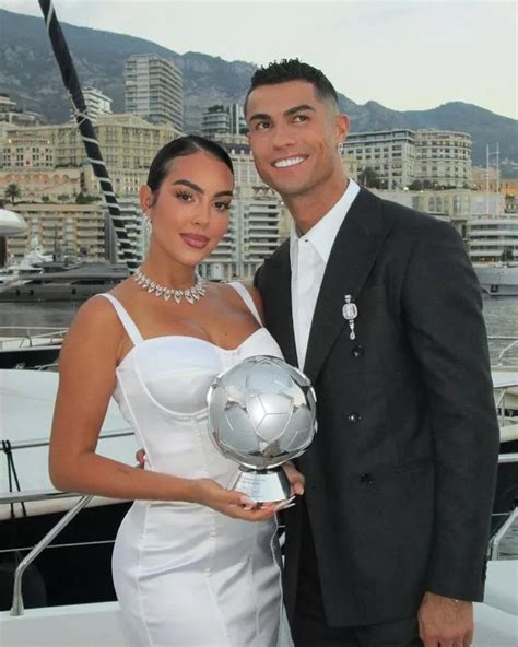 Cristiano Ronaldo S Hot WAG Georgina Rodriguez Strips Naked For Sensational Pics Daily Star