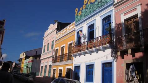 Casa de Alceu Valença é invadida por bandido em Olinda PE