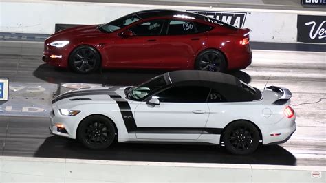 Tesla Model S Plaid Drags Ford Mustang Gt And The Situation Is Beyond