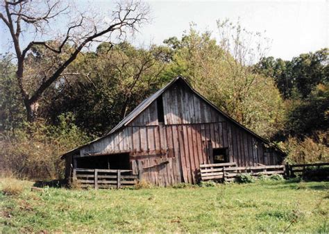 Old Country Barns Old Barn Country Pinterest Old Barns Red Barn House Barn Pictures