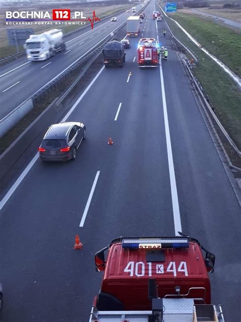 Na Autostradzie A Ko O Bochni Samoch D Uderzy W Bariery Energoch Onne