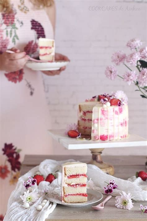 Layer Cake Blanca Y Rosa Fresas Agua De Azahar Y Queso Cookcakes De