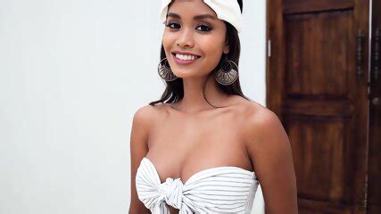 Sassy Asian Teenager Putri Cinta Fingering Her Pussy Hard