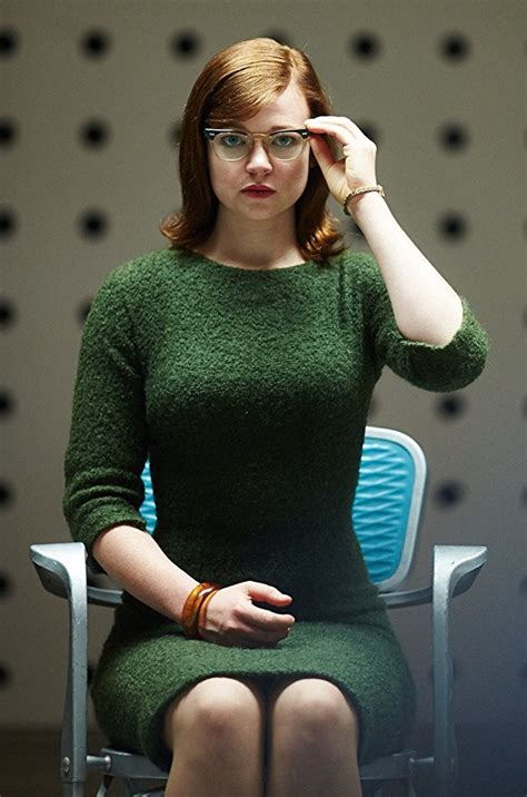 [black Mirror] Sarah Snook Geekboners