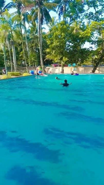 Berenang Di Kolam Renang Villa Laut Biru Anyer Anyer Youtube