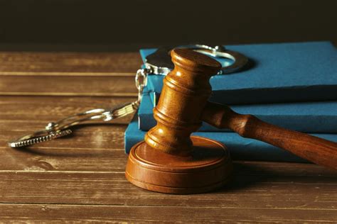 Your Guide To Finding A Top Criminal Defense Lawyer