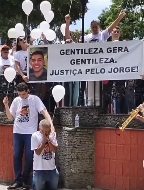 Familiares E Amigos Pedem Justi A Pela Morte De Jorge Augusto Durante