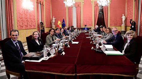 El Consejo De Ministros Aprueba Medidas Simbólicas Para Cataluña