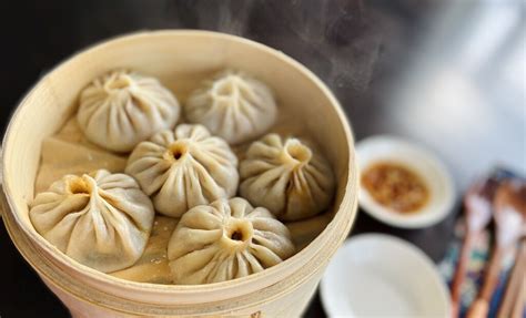 How to Make Soup Dumplings (Xiaolongbao 小笼包） - ThousandLemons