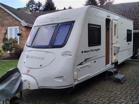 Fleetwood Heritage 4 Berth Touring Caravan With 2 Fixed Single Beds