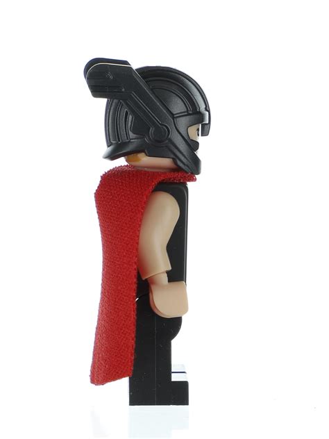 Thor – Red Cape – minifigs.blog