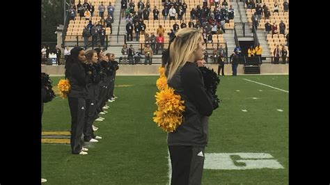 Kennesaw State cheerleaders stand for national anthem | 11alive.com