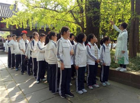 弘揚三蘇文化 傳承東坡精神 眉山中學清明時節進古祠 每日頭條