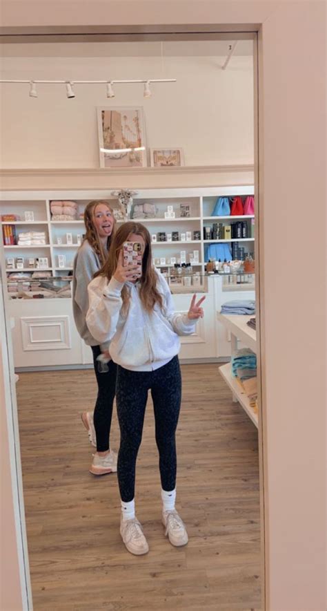 Bestie Mirror Selfie Besties Selfie