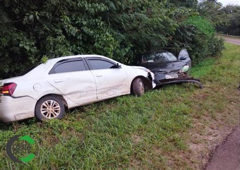 Ve Culos Derrapam Na Pista E Se Envolvem Em Acidente Na Pr Em S O