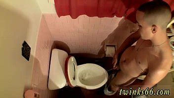 Recortar el porno gay con un desfile de tíos calientes tirando sus pollas XVIDEOS