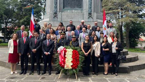 Rinden homenaje al Perú por su aniversario patrio en el Parque Nacional