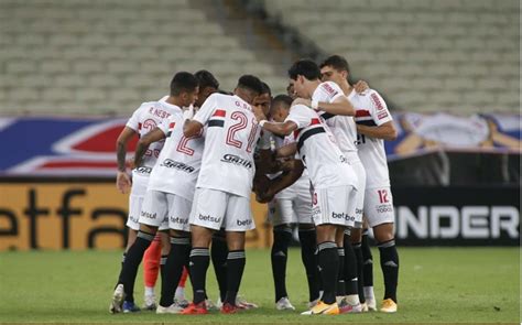 Aproveitamento invencibilidade e menos jogos por que o São Paulo é