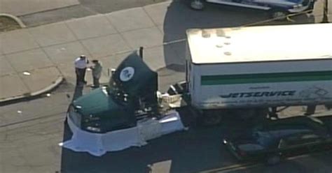 Bicyclist Hit Killed By 18 Wheeler In South Boston Cbs Boston