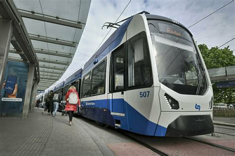 Kurze Intervalle Von Wien Nach Wiener Neudorf Mit Der Badner Bahn Wien