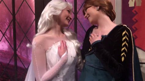 Elsa And Anna’s New Frozen 2 Dresses Youtube