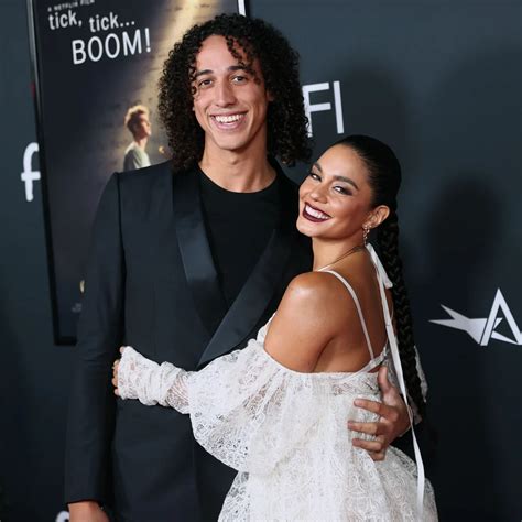 Vanessa Hudgens Se Habr A Casado En Secreto Con Cole Tucker