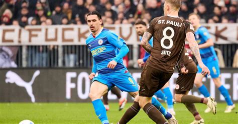 2 Liga St Pauli schlägt Braunschweig Kaiserslautern holt Punkt bei