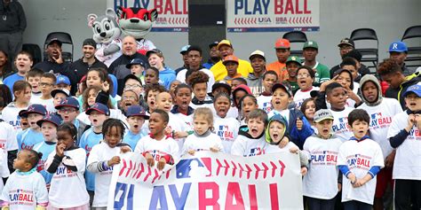 Richmond Flying Squirrels host Play Ball event