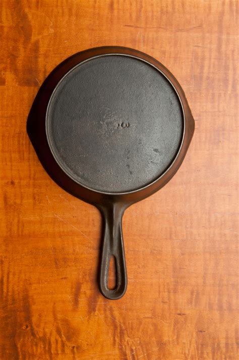 Vintage Unmarked Vollrath Cast Iron Skillet With Out Side Heat Etsy