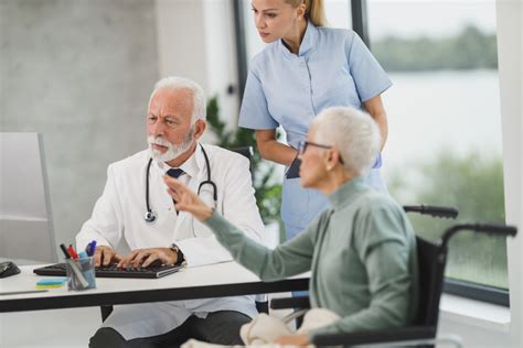 Doctor Patient Free Stock Photo - StockSnap.io