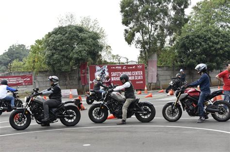 Ketika Honda Gold Wing Dapatkan Edukasi Safety Riding Wahana Honda