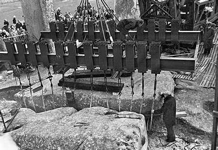 Do Photos Show Stonehenge Being Built Years Ago Stonehenge