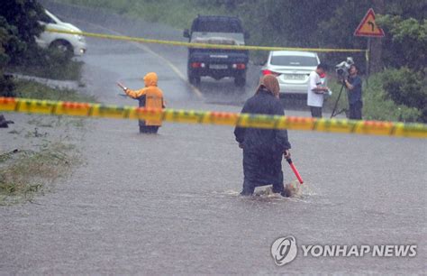 제주 전역 호우경보·강풍특보5시간 만에 100㎜ 넘겨 폭우 연합뉴스