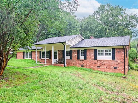 594 Hoyle St Lincolnton Nc 28092 Mls 4042082 Zillow