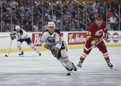 Buffalo Sabres Good Season: Alexander Mogilny - 1992-93