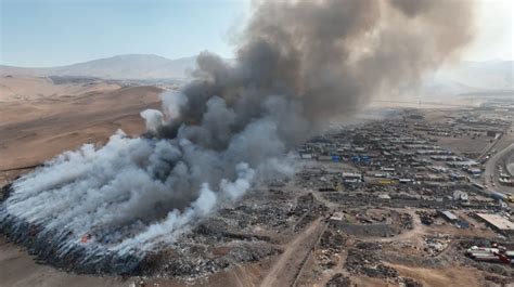 Incendio En Vertedero Clandestino Municipalidad De Alto Hospicio