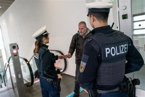 Bundespolizeidirektion M Nchen Schleusung Vereitelt Passagier Mit