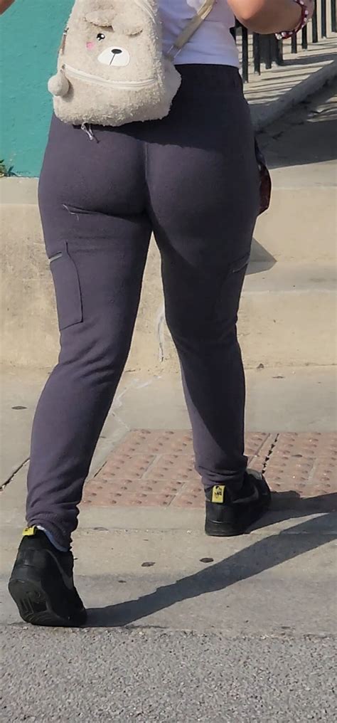 VPL Y UNG Latina In Tight Leggings AMAZING BODY Spandex Leggings Yoga Pants Forum