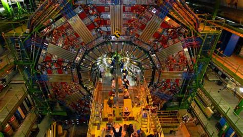 Les Physiciens Du Cern Observent Une Nouvelle Beaut Excit E Un